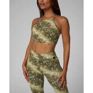 Lici Criss Cross Crop Top & V-Cut Scrunch Legging Set in Abundance Print, Small
